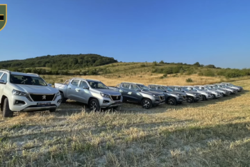 民間支援団体、ピックアップトラックを１０台ウクライナ軍に提供