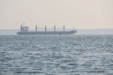 オデーサ州の港からウクライナの穀物を載せた船３隻出帆