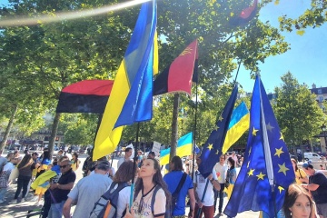 "Russia is a terrorist state": Rally in support of Ukraine held in Paris