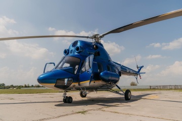 対ウクライナ募金で購入の医療用ヘリ、前線へ出発