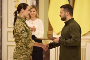 El presidente y la primera dama entregan el premio "Leyenda Nacional de Ucrania" a destacados ucranianos
