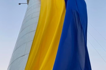 18-meter Flag of Ukraine unfolded at Vorontsov Lighthouse in Odesa