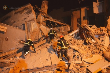 Mehrfamilienhaus stürzt im Zentrum von Lwiw ab