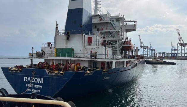 Прибытие в Стамбул первого судна с украинским зерном задерживается