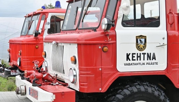Естонія передала Житомирщині пожежні машини для лісництва