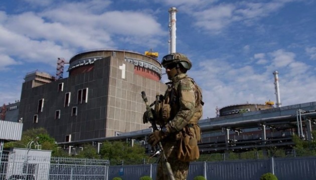 Russians amassing military equipment just 60 m from ZNPP reactor - British intelligence