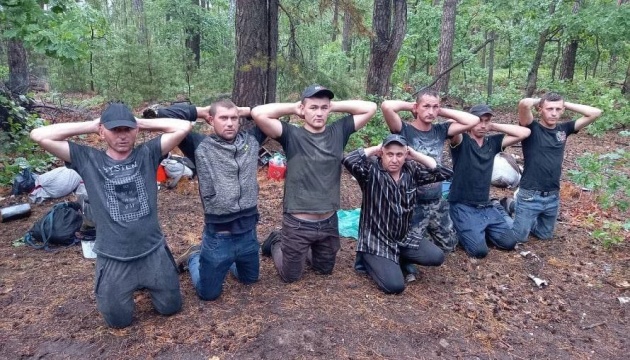 У лісі на Київщині затримали сімох чоловіків, ймовірно учасників ДРГ