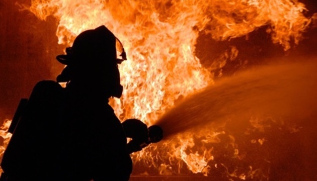 Из-за вражеской атаки в Запорожье произошел пожар, есть пострадавшие