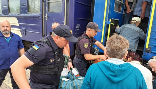 На Донеччині за добу евакуювали понад 600 цивільних