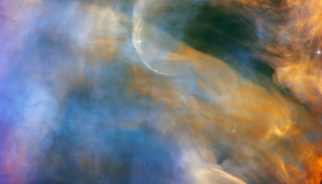 Hubble показав хмарний пейзаж у туманності Оріона
