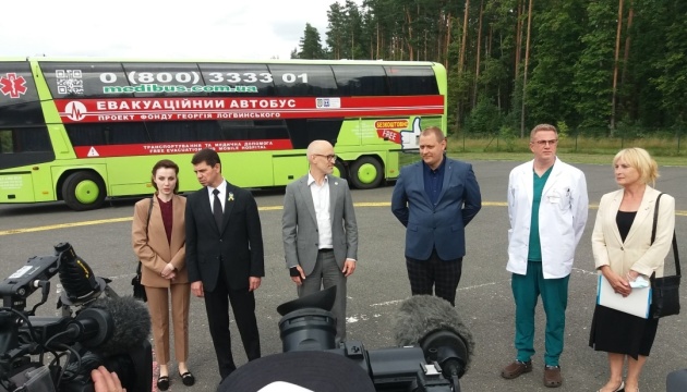 В Латвию на лечение прибыла первая группа раненых из Украины
