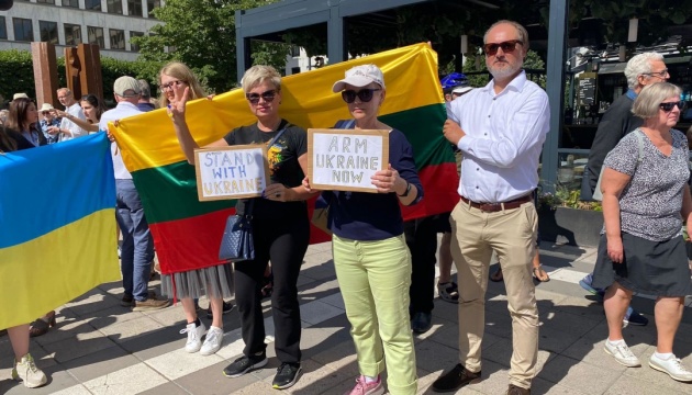 На демонстрації у Швеції засудили скандальний звіт Amnesty International