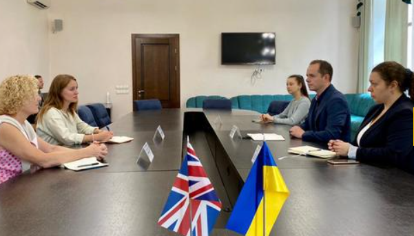 Великобритания поможет Украине в восстановлении системы здравоохранения