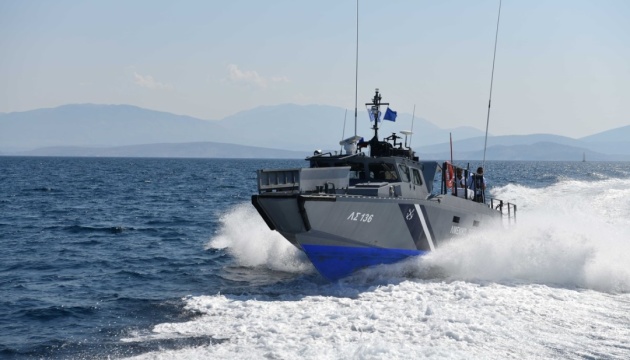 Біля грецького узбережжя врятували ще близько 90 мігрантів
