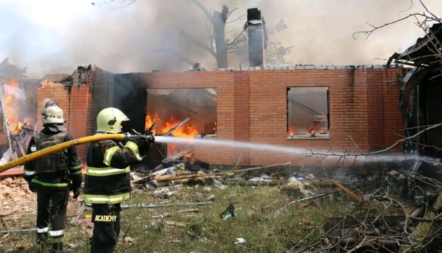 Ukraine : Sept civils tués et six autres blessés dans une frappe russe à Bakhmout 