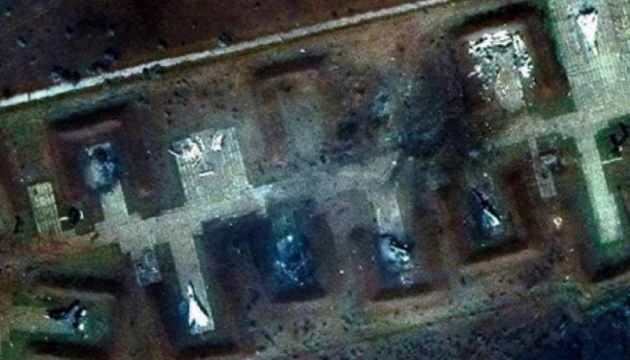 Вибухи на військовому аеродромі у Криму: як тепер виглядає база росіян