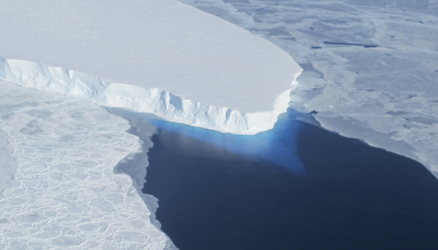 Вчені попередили про наслідки танення найбільшого у світі льодовика