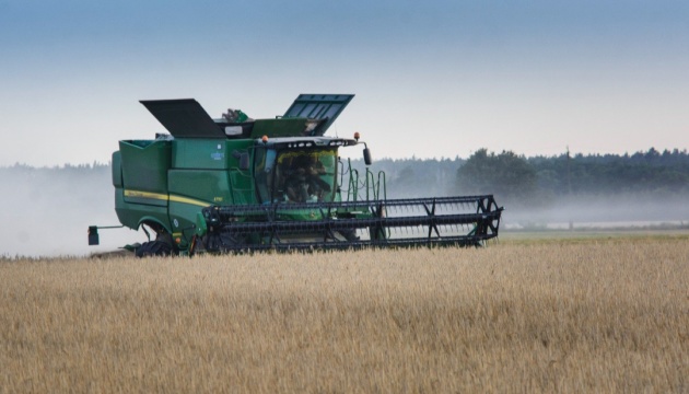 В Україні вже зібрали понад 20 мільйонів тонн зерна