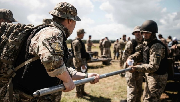 UK committed to train more Ukrainian troops than initially planned