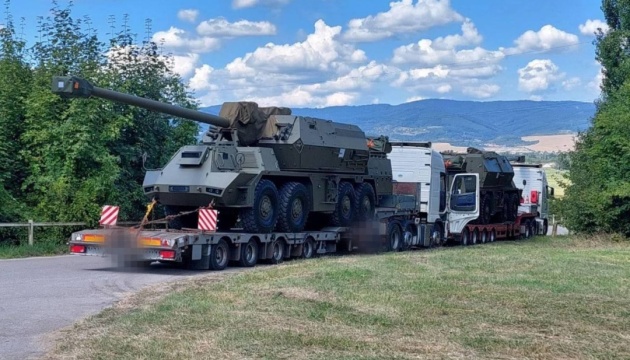 スロバキア製自走榴弾砲、ウクライナに到着