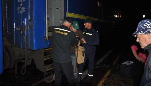Шостий евакуаційний потяг привіз людей на Кіровоградщину