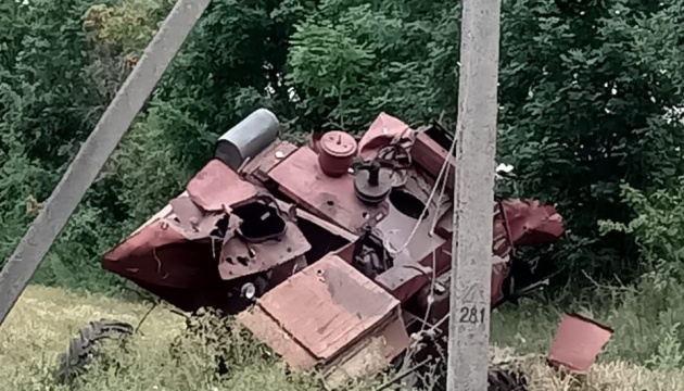 In Oblast Sumy Mähdrescher auf einem Feld auf Landmine gefahren, Fahrer verletzt