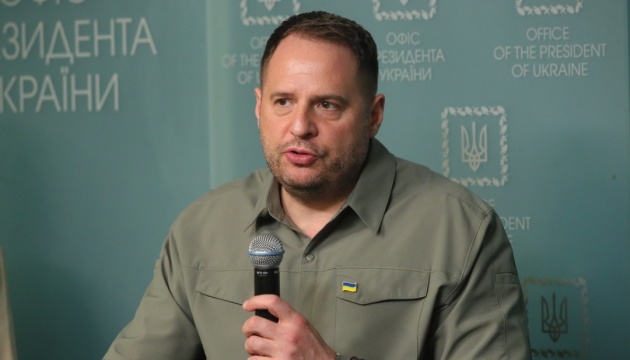 Україна регулярно інформує партнерів про використання наданої зброї – Єрмак