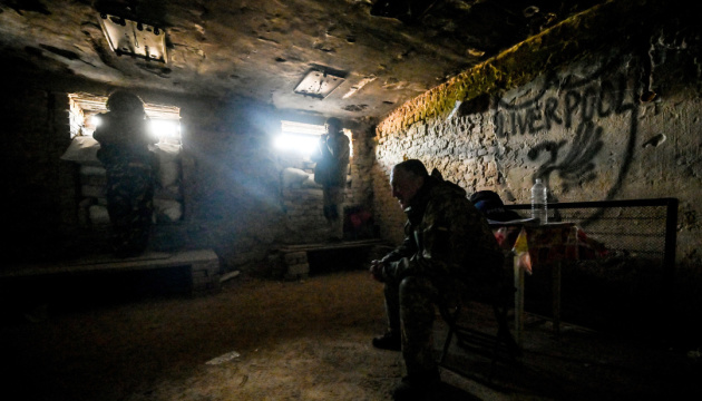 Leben ukrainischer Soldaten in Schützengräben