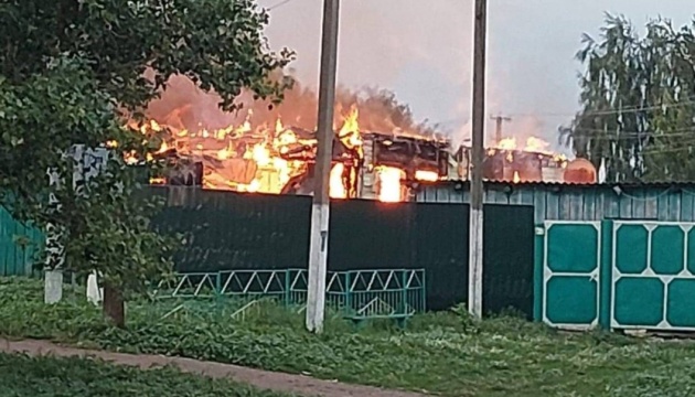 Черговий обстріл Сумщини: загарбники пошкодили два будинки та лінію електропередач