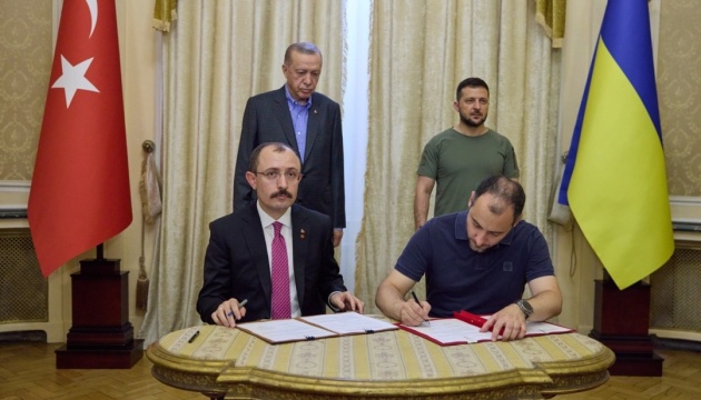Туреччина візьме участь у відбудові України - у Львові підписали документ