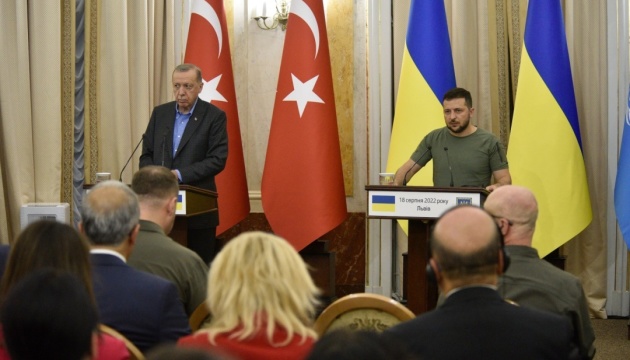 Зеленский поблагодарил Эрдогана за ведущую роль в освобождении из российского плена украинцев