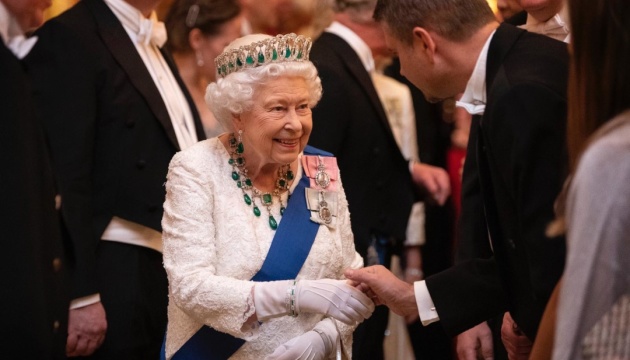 Königin liest uns: Twitter-Account der britischen Königsfamilie auf Ukrinform abonniert 