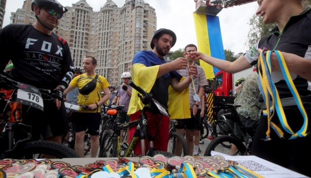 У Києві відбувся благодійний велопробіг у підтримку ЗСУ та військовополонених «Азовсталі»