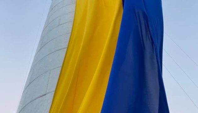 18-meter Flag of Ukraine unfolded at Vorontsov Lighthouse in Odesa