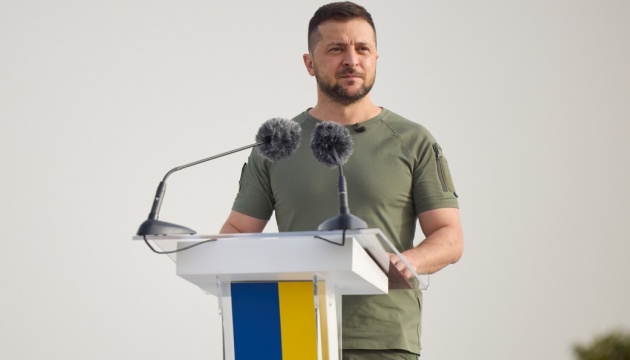 Zelensky opens Alley of Courage near Verkhovna Rada