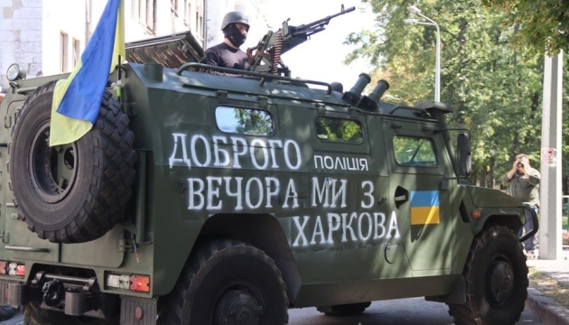 Поліцейські патрулюють Харків на трофейному «Тигрі»