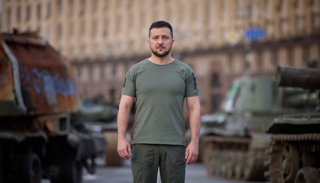 Zelensky shows how Ukraine gaining victory by power of arms and power of will