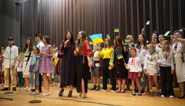 У Канаді діаспора організувала благодійний концерт до Дня Незалежності України