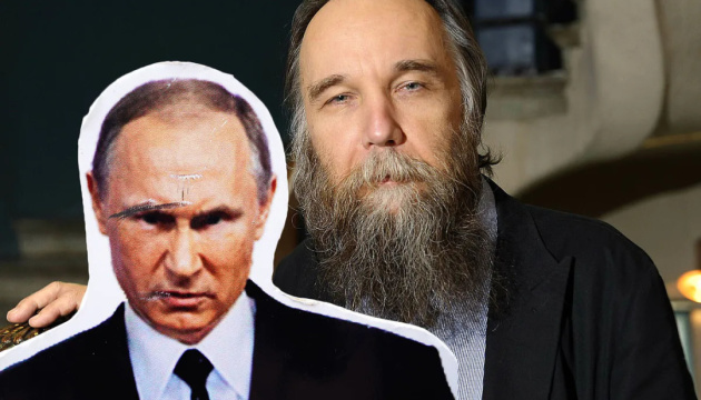Putinovým „filozofom“ je Dugin.  Nietzsche bol aspoň pre Hitlera filozofom...