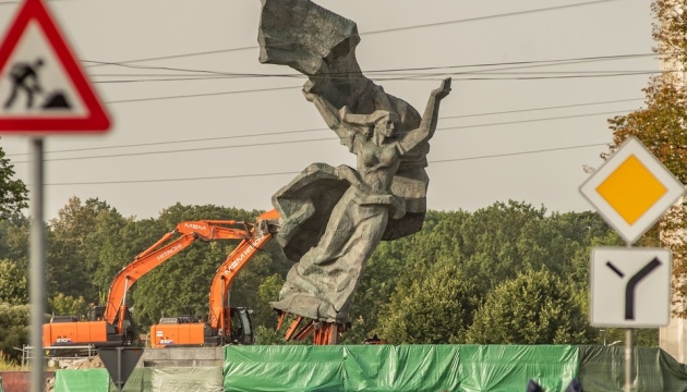 У Ризі знесли пам'ятник радянським «визволителям» 
