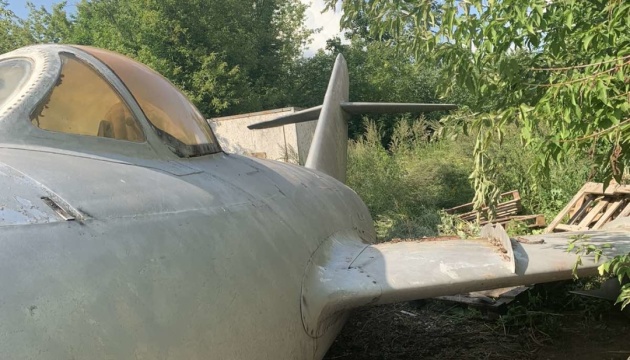 У Тернополі виставили на аукціон демонтований радянський літак МіГ-17