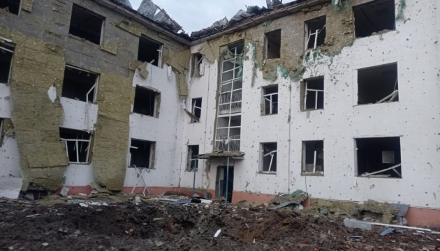 Ворог вночі обстріляв Краматорськ, пошкоджені будинки та залізниця