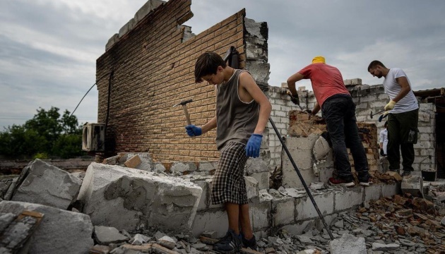 President Zelensky shares photographs of Ukraine’s indomitable spirit