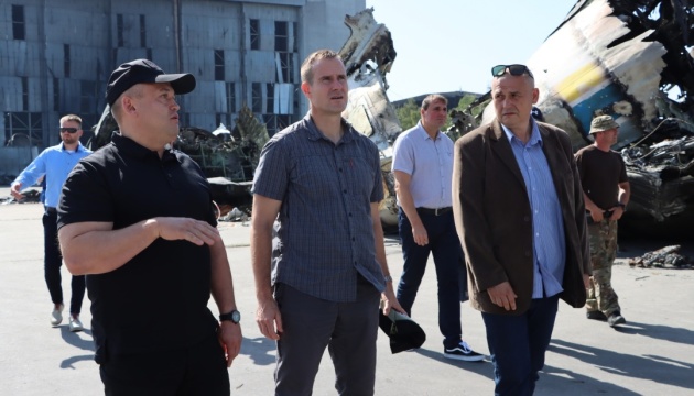 Invaluable experience for NATO countries: Czech military delegation visits Ukraine