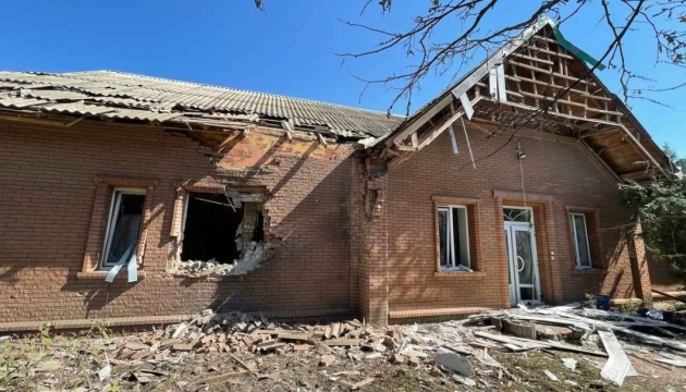 Russian troops shell evacuation base of Ukrainian Red Cross Society in Sloviansk