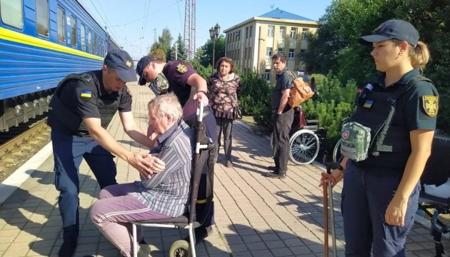 На Донеччині за добу евакуювали ще 177 цивільних