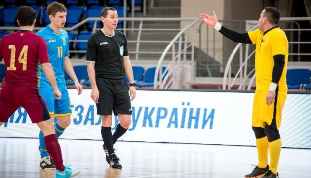 Український арбітр судитиме матчі юнацького Євро-2022 з футзалу