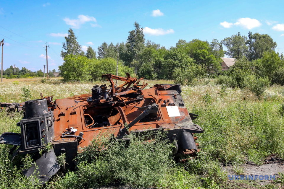 Matériel militaire russe détruit dans la région de Kyiv / Photo : Volodymyr Tarasov, Ukrinform