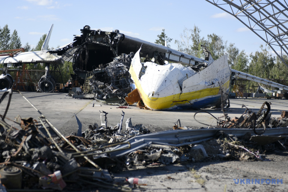The world’s largest cargo aircraft An-225 Mriya destroyed by Russian troops / Photo: Ruslan Kaniuka, Ukrinform