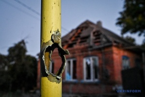 Guerre en Ukraine : Trois morts et dix blessés dans des bombardements russes sur la région de Kherson 